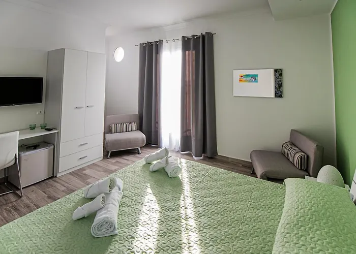 L' Arcobaleno 卡斯泰卢佐