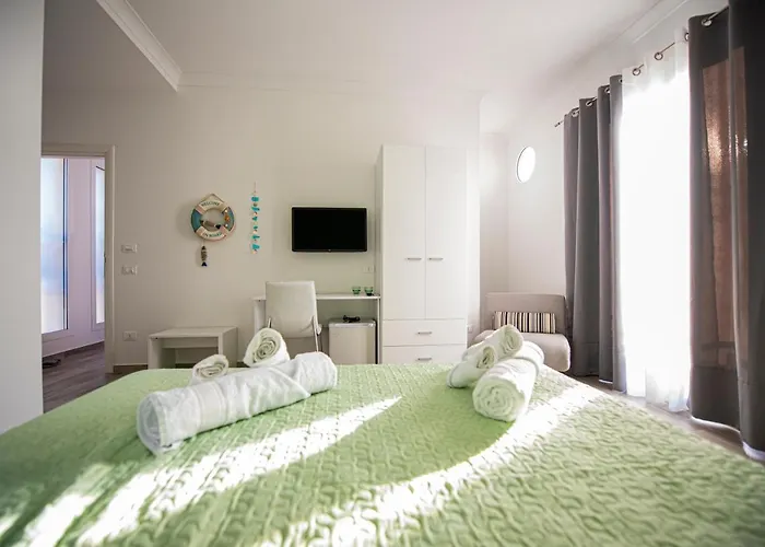 L' Arcobaleno 卡斯泰卢佐